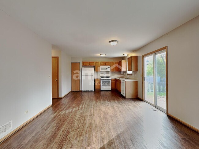 Building Photo - 233 E Cobbler Ct