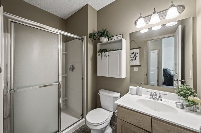 Building Photo - Spacious 3-Bedroom Townhome in Prime Savage/Prior Lake Location