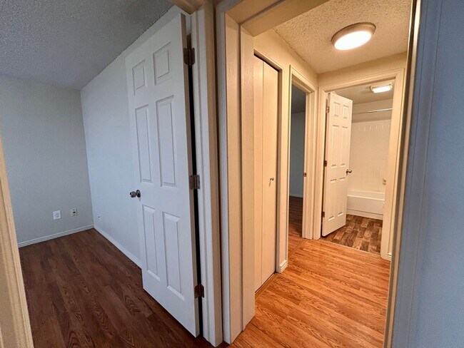 Building Photo - $0 DEPOSIT OPTION. COZY 2-BEDROOM CONDO WITH NO CARPET, 2 PARKING SPACES, IN WESTMINSTER. WITH EA...