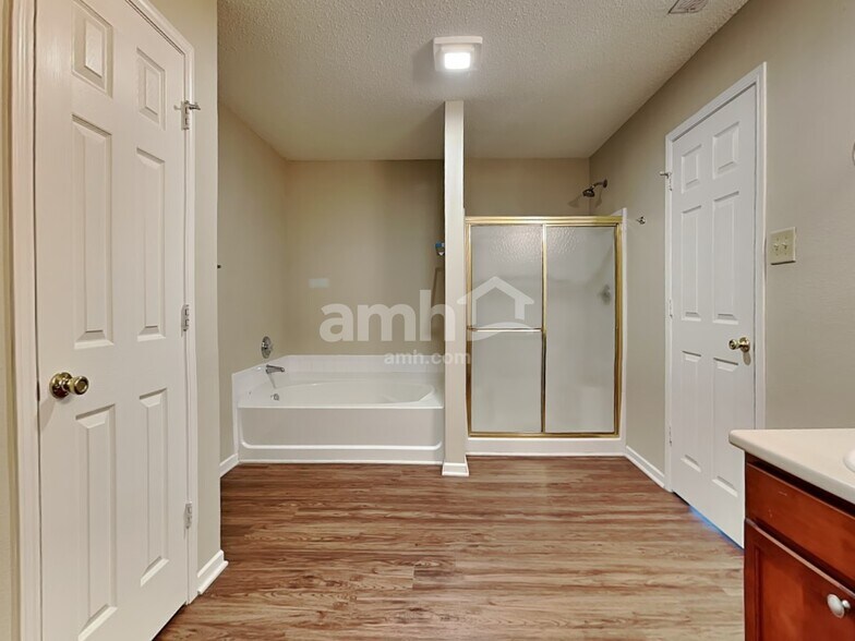 Building Photo - 10460 Buckshire Ln