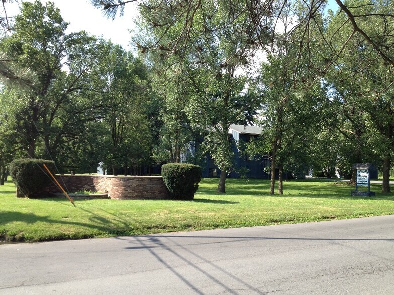 Building Photo - 4109 Pine Hollow Dr