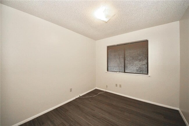 Building Photo - 6710 Hart Ln
