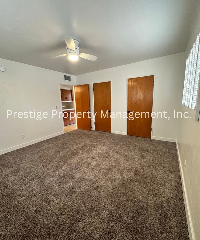 Building Photo - Spacious Central  3/2 Home w/ Split Floor ...