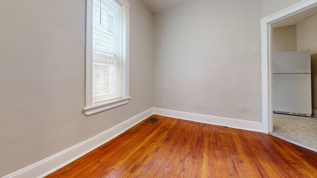 Building Photo - 108 N Robinson St