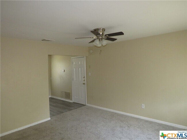 Building Photo - 104 Bybee Ct