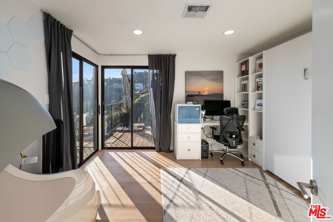 Building Photo - 2001 Sunset Plaza Dr