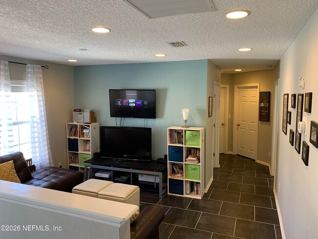 Building Photo - 3740 Creswick Cir