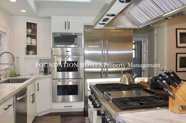 Building Photo - VIDEO - Prime Ross Residence- 4BD/3BA - La...