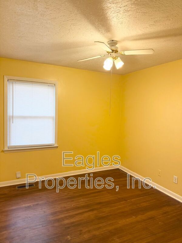 Building Photo - 224 Herbert St