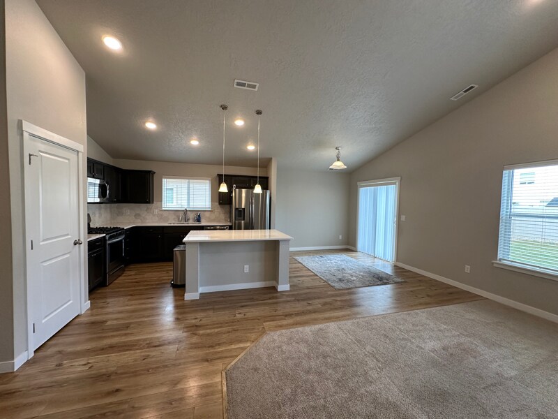 Building Photo - 11398 W Belgrave St