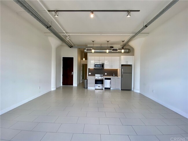 Building Photo - 939 S Broadway-