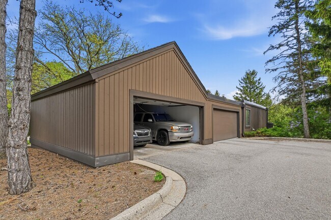 Building Photo - 18 Northwick Ct