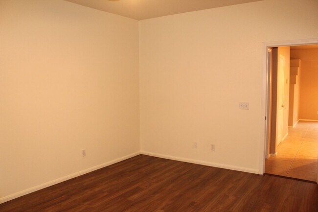 Building Photo - Beautiful 3 bedroom home in Southern Highl...