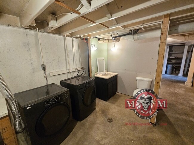 Building Photo - Remodeled 2 Bd 1.5 Ba Home in Sandy