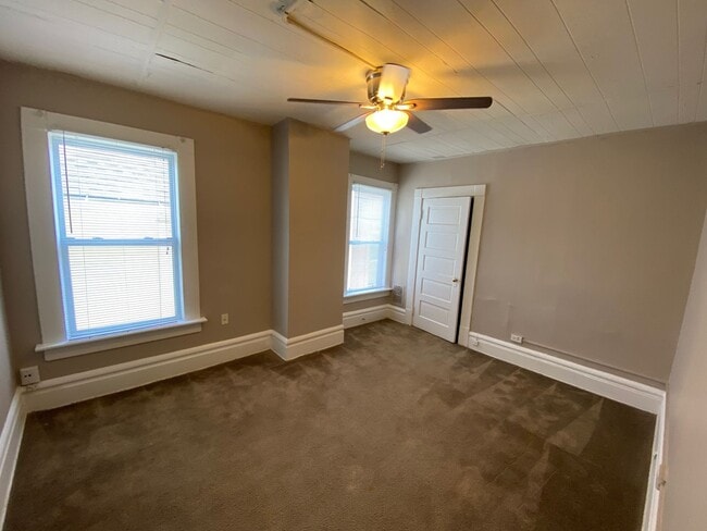 Building Photo - Hunter Ave 1438-1440 MLR