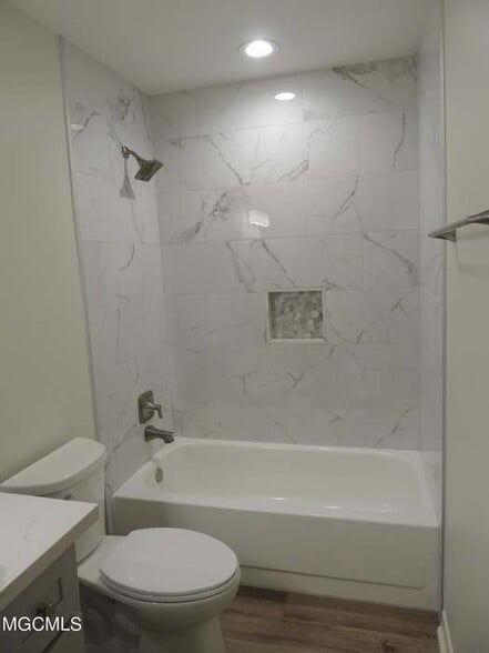 Building Photo - 248 Highpoint Dr