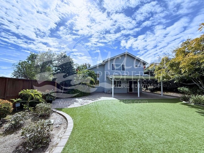 Building Photo - 4 bd with SOLAR  and AC with huge yard!