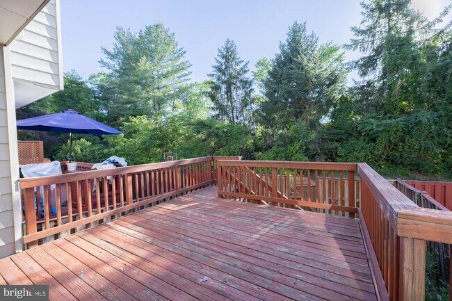 Building Photo - 12866 Hyannis Ln