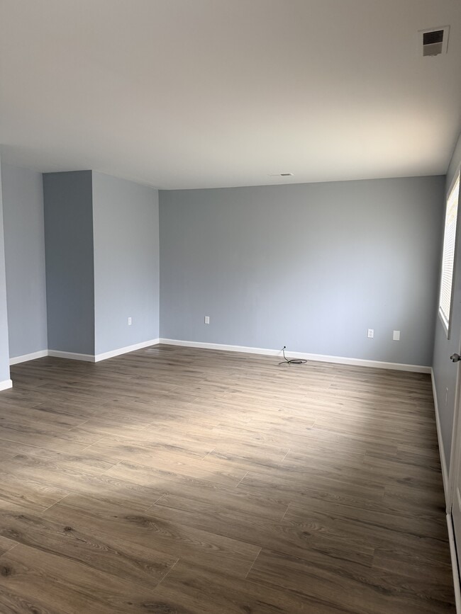 Building Photo - 23812 Columbus Ave