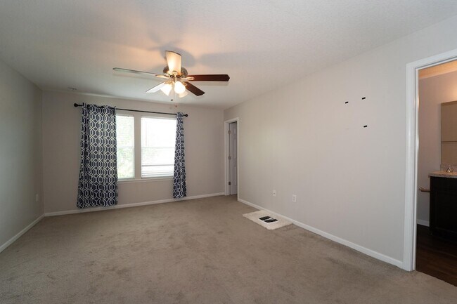 Building Photo - 211 Moultrie Village Ln
