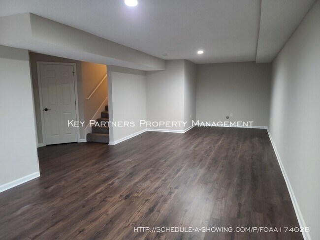 Building Photo - 6823 W 76th St - 2 Bed 2 Bath Remodel!