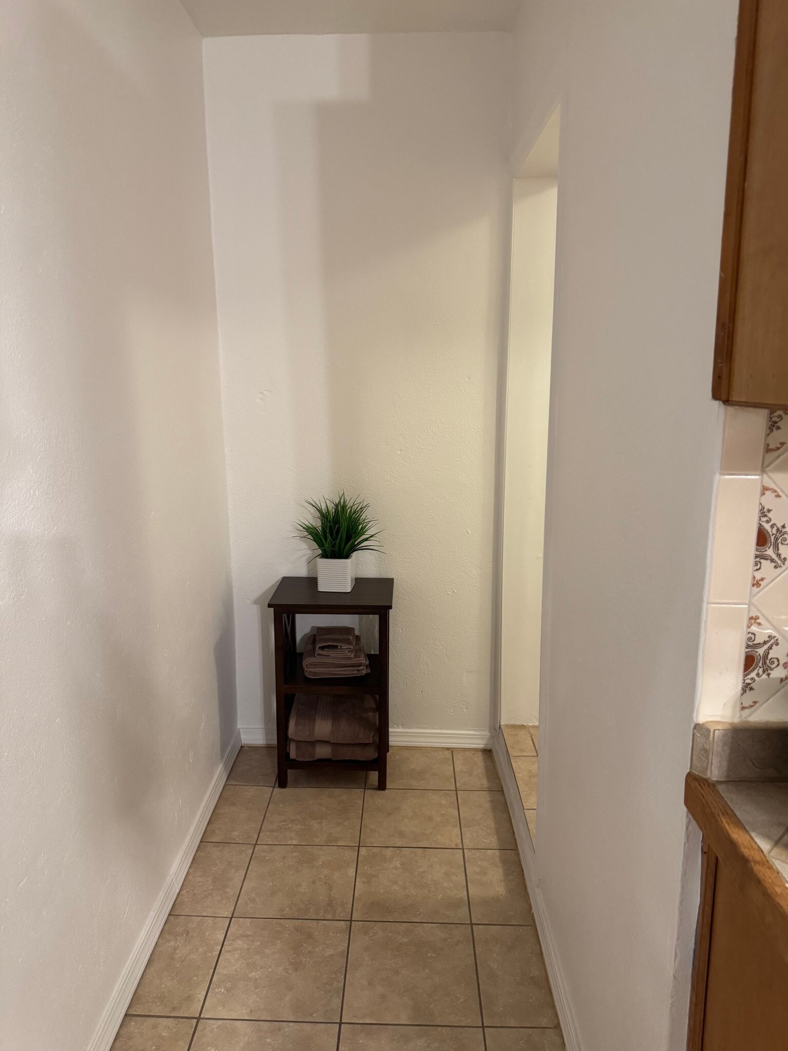 Building Photo - 608 Alicia Dr