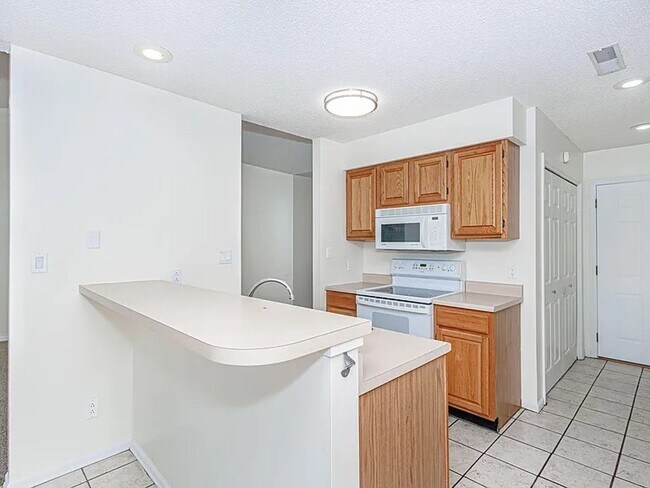 Building Photo - 3804 Larkspur Ct