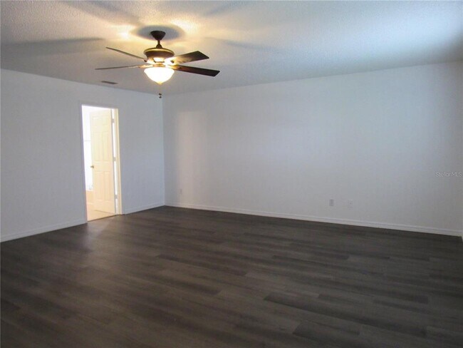 Building Photo - 202 Walnut Crest Run
