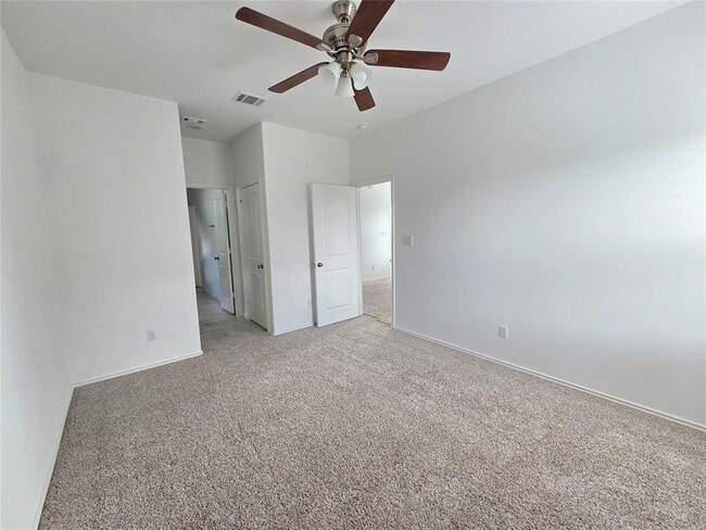 Building Photo - 1329 Weatherford Ln