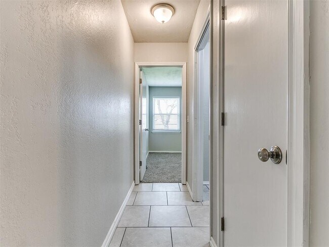 Building Photo - 117 Sonora