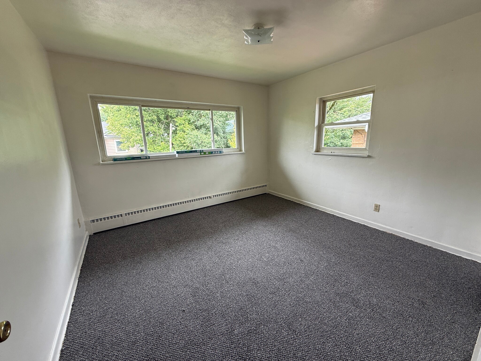 Bedroom 1 -12x12 new carpet - 532 Imo Dr