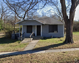 Building Photo - 2 Bedroom 1 Bath