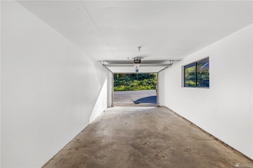 Garage - 20512 Filbert Dr