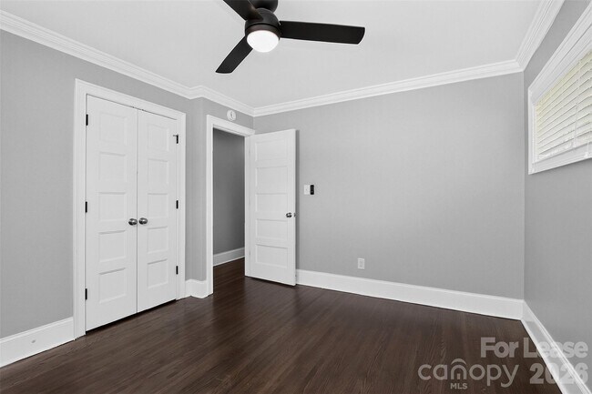 Building Photo - 3945 Winfield Dr