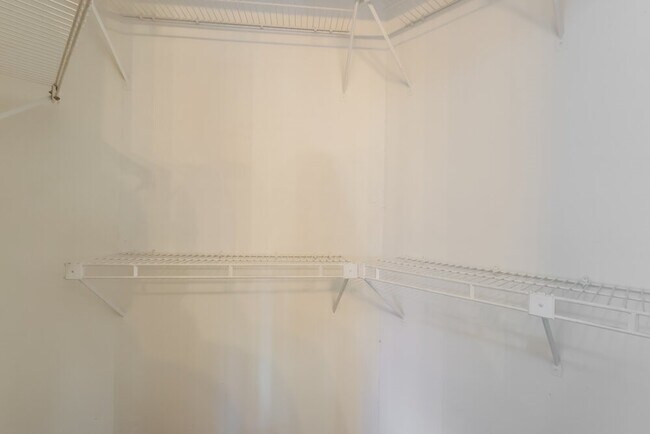 Building Photo - 17103 Spruce Run Dr