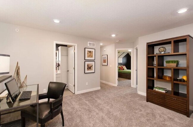Building Photo - Upscale Townhome Living in Woodbury for $2,799!