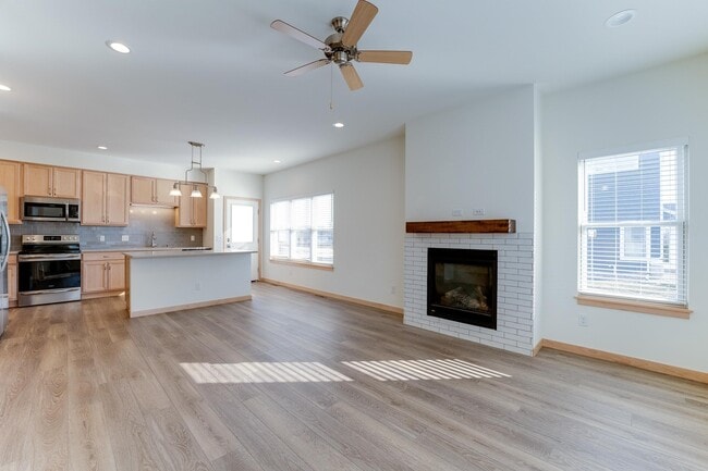 Building Photo - 3634 Angelus Wy