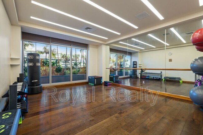 Building Photo - 1555 Kapiolani Blvd