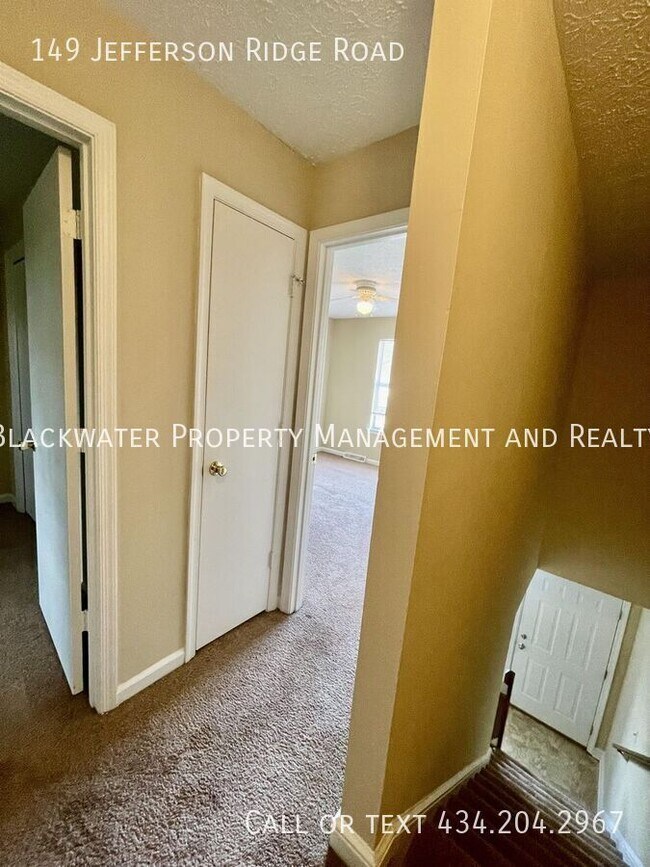 Building Photo - 149 Jefferson Ridge Rd