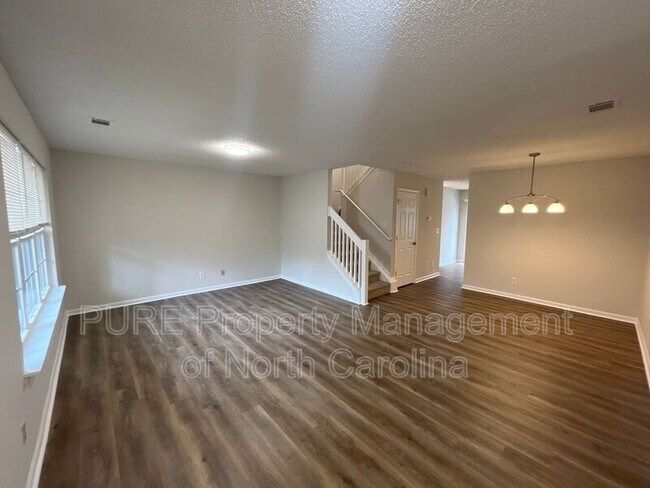 Building Photo - 5285 Ficus Tree Ln