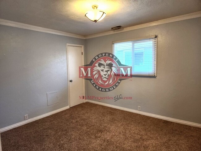 Building Photo - 3 Bd  1 Bath Home in Salt Lake City