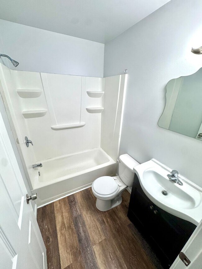 Building Photo - 1139 Spring Garden St