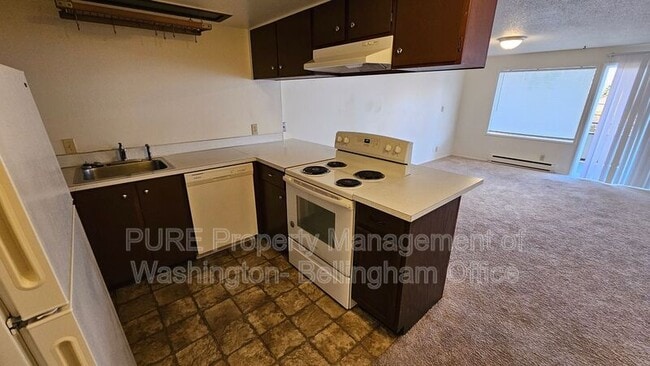 Building Photo - 625 N Garden St