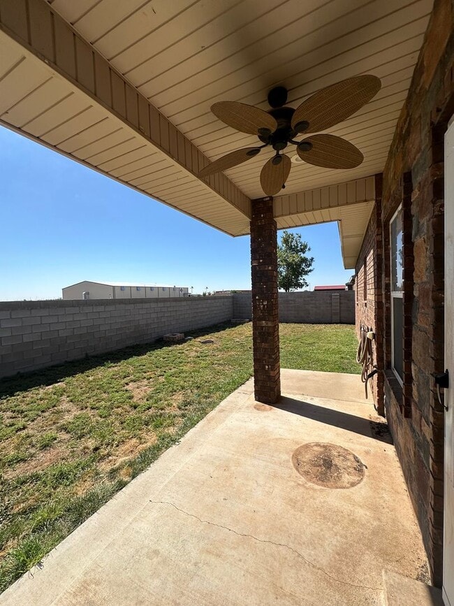 Building Photo - Stunning and Spacious 4 Bed Home! Parkview School District!