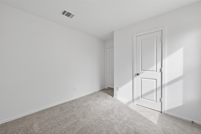 Building Photo - 216 Amy St