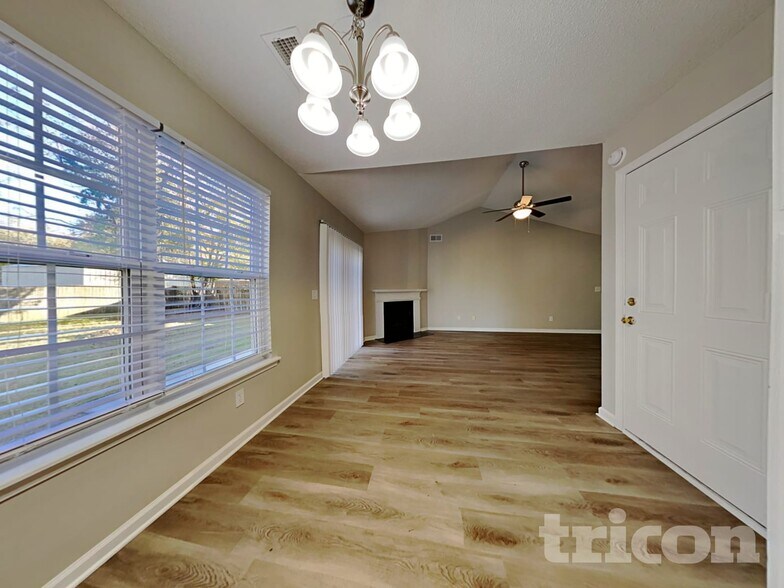 Building Photo - 185 Caughman Ridge Rd