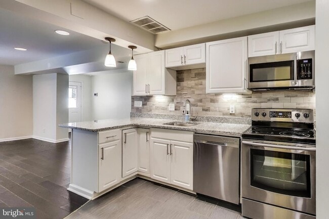 Building Photo - 1625 S Street NW Unit 1