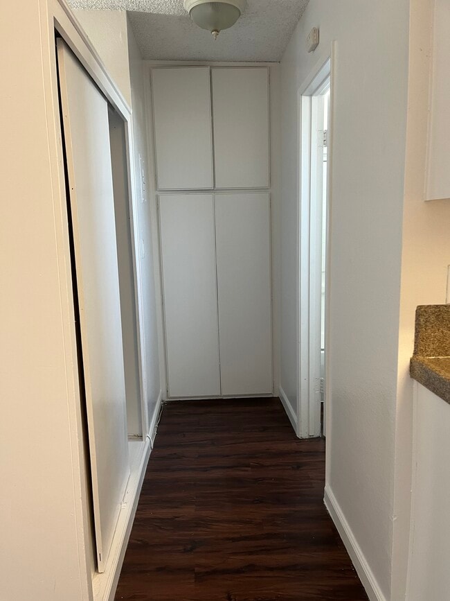 Building Photo - Cedar Pointe