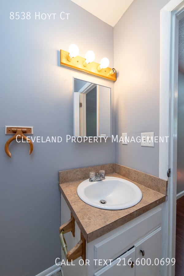 Building Photo - 8538 Hoyt Ct