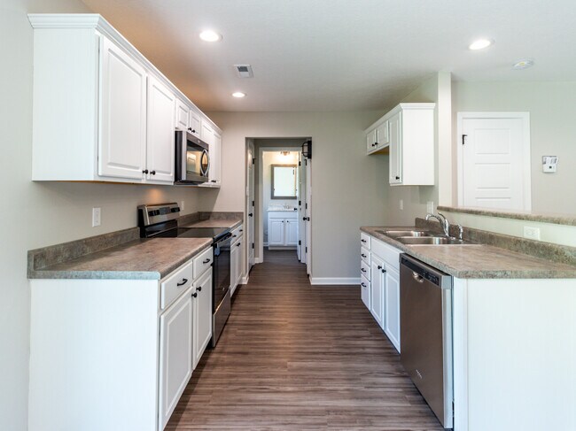 Building Photo - 628 Drakewood Rd